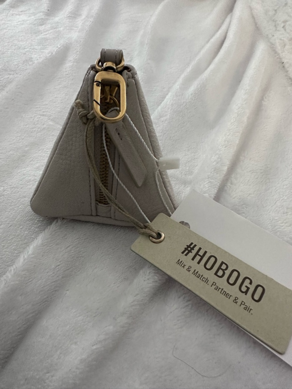 HOBO Go Pyramid Pouch - powder white NWT